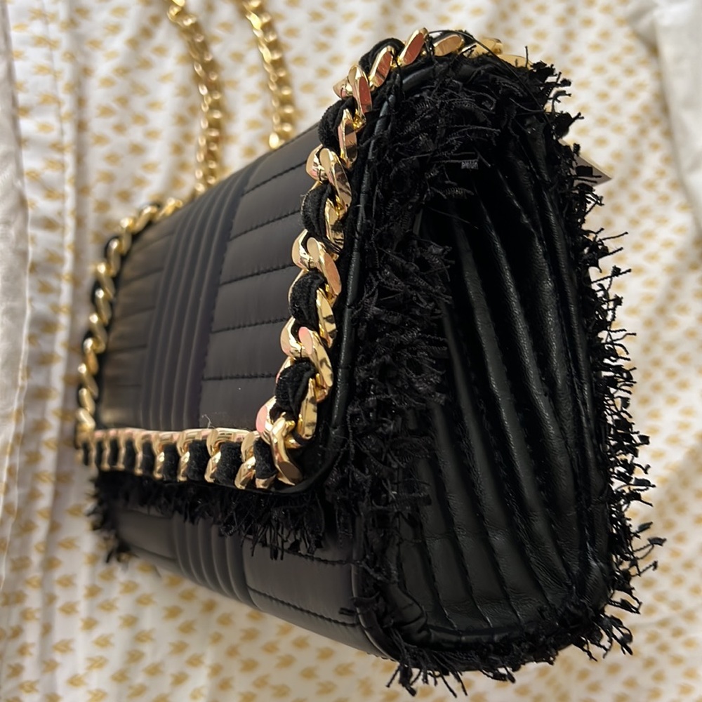 Sondra Roberts Crossbody bag black & gold
